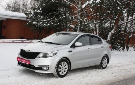 KIA Rio III рестайлинг, 2017 год, 995 000 рублей, 4 фотография