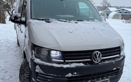 Volkswagen Transporter T6 рестайлинг, 2016 год, 2 540 000 рублей, 1 фотография