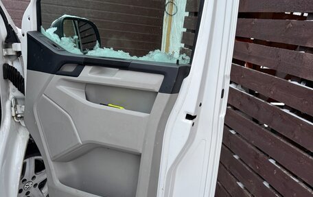 Volkswagen Transporter T6 рестайлинг, 2016 год, 2 540 000 рублей, 10 фотография