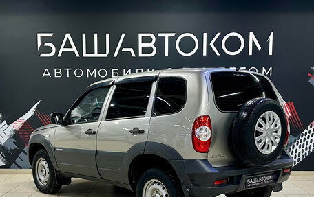 Chevrolet Niva I рестайлинг, 2015 год, 580 000 рублей, 6 фотография
