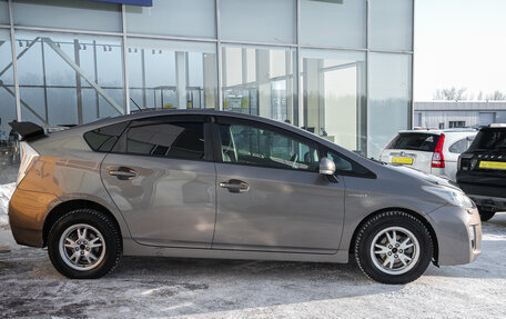 Toyota Prius, 2011 год, 987 000 рублей, 6 фотография