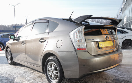 Toyota Prius, 2011 год, 987 000 рублей, 9 фотография