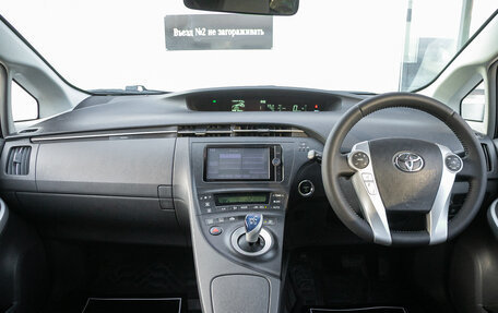 Toyota Prius, 2011 год, 987 000 рублей, 14 фотография