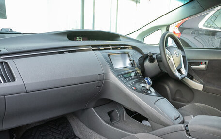 Toyota Prius, 2011 год, 987 000 рублей, 12 фотография