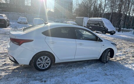 Hyundai Solaris II рестайлинг, 2017 год, 950 000 рублей, 3 фотография