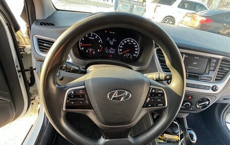 Hyundai Solaris II рестайлинг, 2017 год, 950 000 рублей, 11 фотография