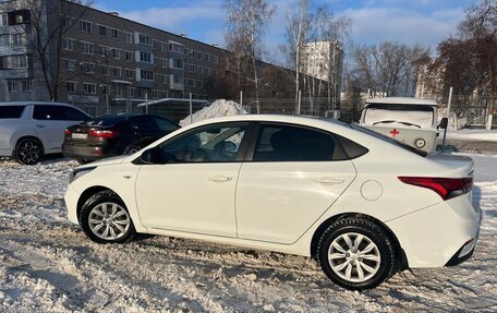 Hyundai Solaris II рестайлинг, 2017 год, 950 000 рублей, 4 фотография