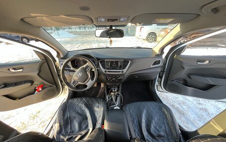 Hyundai Solaris II рестайлинг, 2017 год, 950 000 рублей, 12 фотография