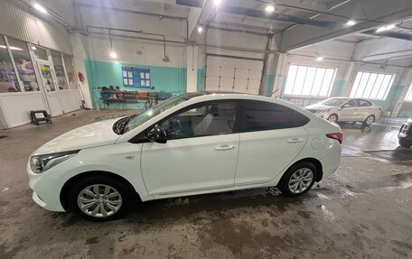 Hyundai Solaris II рестайлинг, 2017 год, 950 000 рублей, 17 фотография