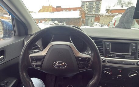 Hyundai Solaris II рестайлинг, 2017 год, 1 300 000 рублей, 8 фотография