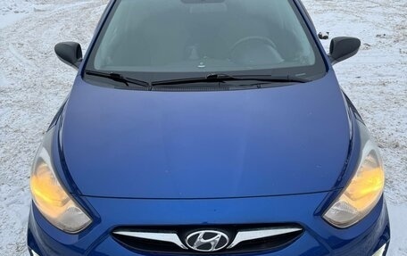 Hyundai Solaris II рестайлинг, 2014 год, 1 000 000 рублей, 2 фотография