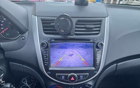 Hyundai Solaris II рестайлинг, 2014 год, 1 000 000 рублей, 8 фотография