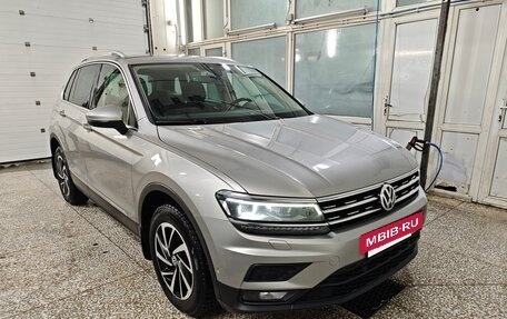 Volkswagen Tiguan II, 2018 год, 2 350 000 рублей, 2 фотография