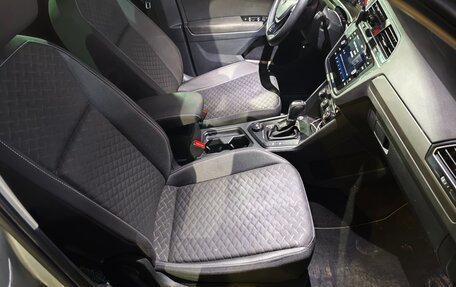 Volkswagen Tiguan II, 2018 год, 2 350 000 рублей, 18 фотография