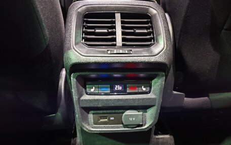 Volkswagen Tiguan II, 2018 год, 2 350 000 рублей, 20 фотография