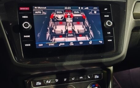 Volkswagen Tiguan II, 2018 год, 2 350 000 рублей, 15 фотография