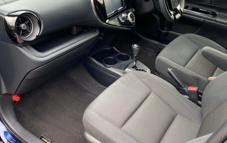 Toyota Aqua I, 2018 год, 1 350 000 рублей, 5 фотография