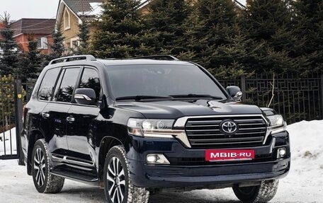 Toyota Land Cruiser 200, 2017 год, 5 850 000 рублей, 2 фотография