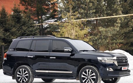 Toyota Land Cruiser 200, 2017 год, 5 850 000 рублей, 4 фотография