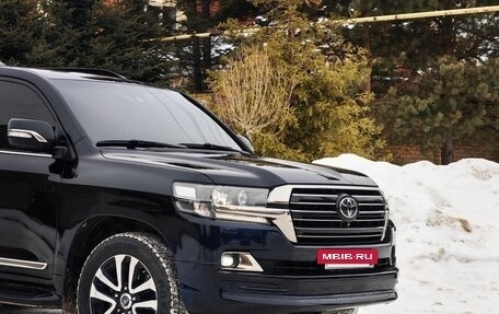 Toyota Land Cruiser 200, 2017 год, 5 850 000 рублей, 3 фотография