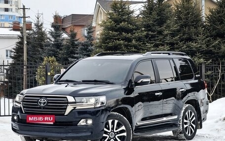 Toyota Land Cruiser 200, 2017 год, 5 850 000 рублей, 7 фотография