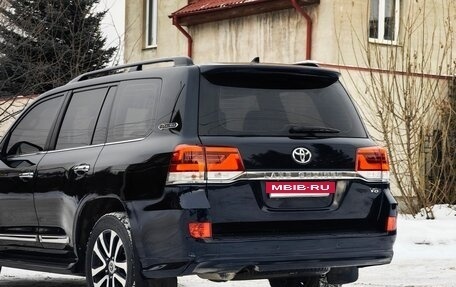 Toyota Land Cruiser 200, 2017 год, 5 850 000 рублей, 9 фотография