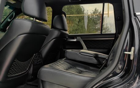 Toyota Land Cruiser 200, 2017 год, 5 850 000 рублей, 21 фотография