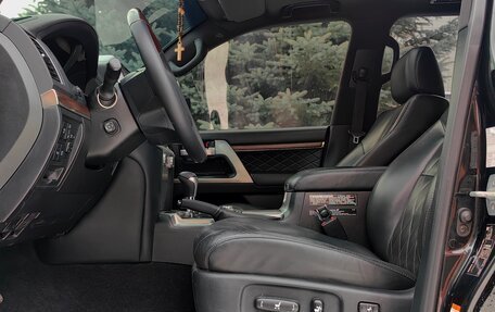 Toyota Land Cruiser 200, 2017 год, 5 850 000 рублей, 22 фотография