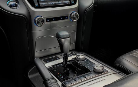 Toyota Land Cruiser 200, 2017 год, 5 850 000 рублей, 31 фотография