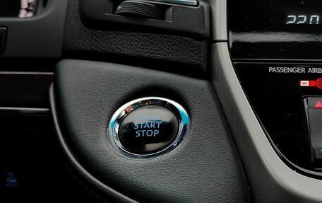 Toyota Land Cruiser 200, 2017 год, 5 850 000 рублей, 27 фотография