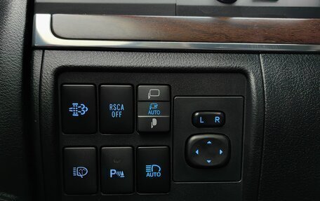 Toyota Land Cruiser 200, 2017 год, 5 850 000 рублей, 26 фотография