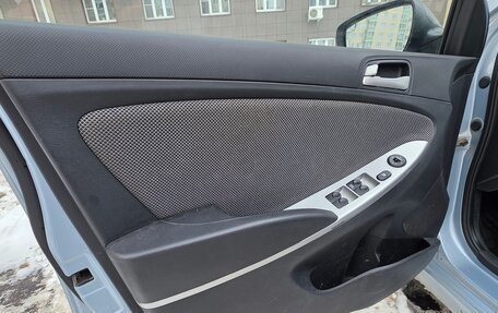 Hyundai Solaris II рестайлинг, 2013 год, 610 000 рублей, 27 фотография