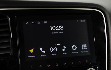 Mitsubishi Outlander III рестайлинг 3, 2021 год, 2 399 000 рублей, 14 фотография