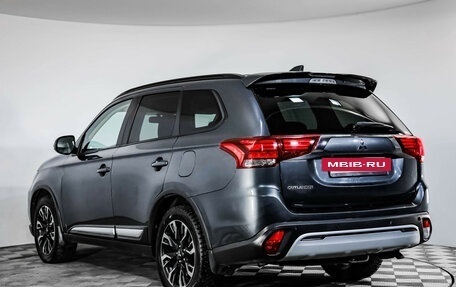 Mitsubishi Outlander III рестайлинг 3, 2021 год, 2 399 000 рублей, 7 фотография