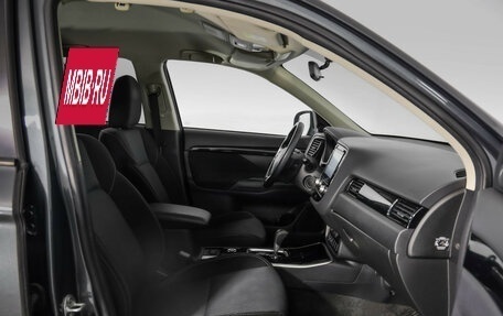 Mitsubishi Outlander III рестайлинг 3, 2021 год, 2 399 000 рублей, 25 фотография