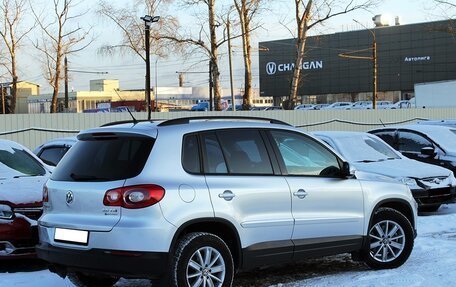 Volkswagen Tiguan I, 2011 год, 949 000 рублей, 2 фотография