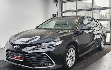 Toyota Camry, 2021 год, 2 049 000 рублей, 1 фотография