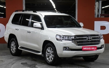 Toyota Land Cruiser 200, 2018 год, 6 498 000 рублей, 3 фотография