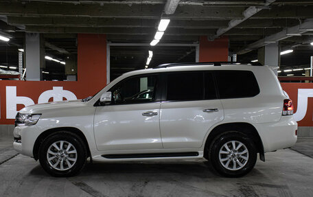 Toyota Land Cruiser 200, 2018 год, 6 498 000 рублей, 8 фотография