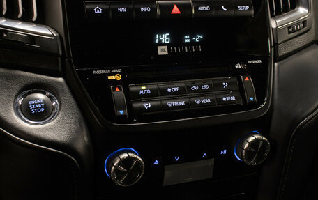 Toyota Land Cruiser 200, 2018 год, 6 498 000 рублей, 19 фотография