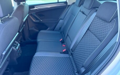 Volkswagen Tiguan II, 2018 год, 2 599 000 рублей, 11 фотография