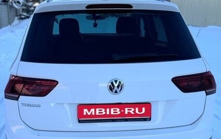 Volkswagen Tiguan II, 2018 год, 2 599 000 рублей, 5 фотография