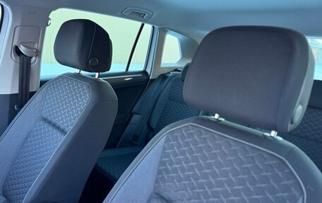 Volkswagen Tiguan II, 2018 год, 2 599 000 рублей, 18 фотография