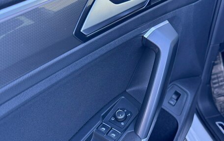 Volkswagen Tiguan II, 2018 год, 2 599 000 рублей, 21 фотография