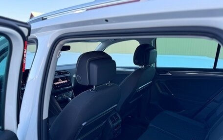 Volkswagen Tiguan II, 2018 год, 2 599 000 рублей, 16 фотография