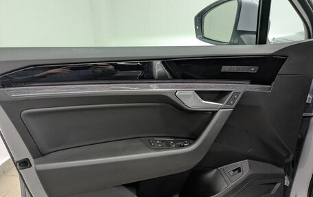 Volkswagen Touareg III, 2019 год, 4 950 000 рублей, 18 фотография