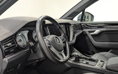 Volkswagen Touareg III, 2019 год, 4 950 000 рублей, 15 фотография