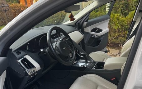 Jaguar E-Pace, 2019 год, 2 600 000 рублей, 3 фотография