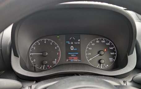 Toyota Yaris, 2020 год, 1 090 000 рублей, 15 фотография