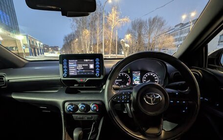 Toyota Yaris, 2020 год, 1 090 000 рублей, 9 фотография